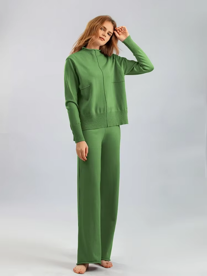 Valentina/ Knitted, thick and warm oversize jumper and trousers